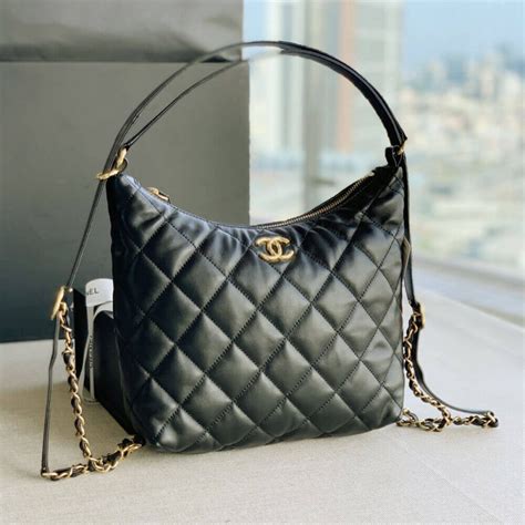 borsa chanel large hobo bag prezzo|Large hobo bag, Lambskin, black — Fashion .